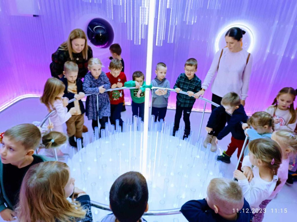 Wycieczka do Fabryki Bombek w Staszowie grupa ''Motylki''