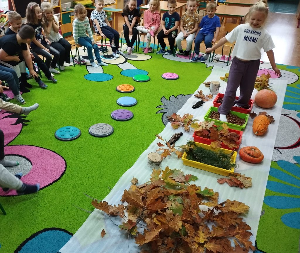 OGÓLNOPOLSKI PROJEKT EDUKACYJNY ,,SENSORYCZNY KOGEL- MOGEL" - ,,DZIEŃ BEZ SKARPETEK"