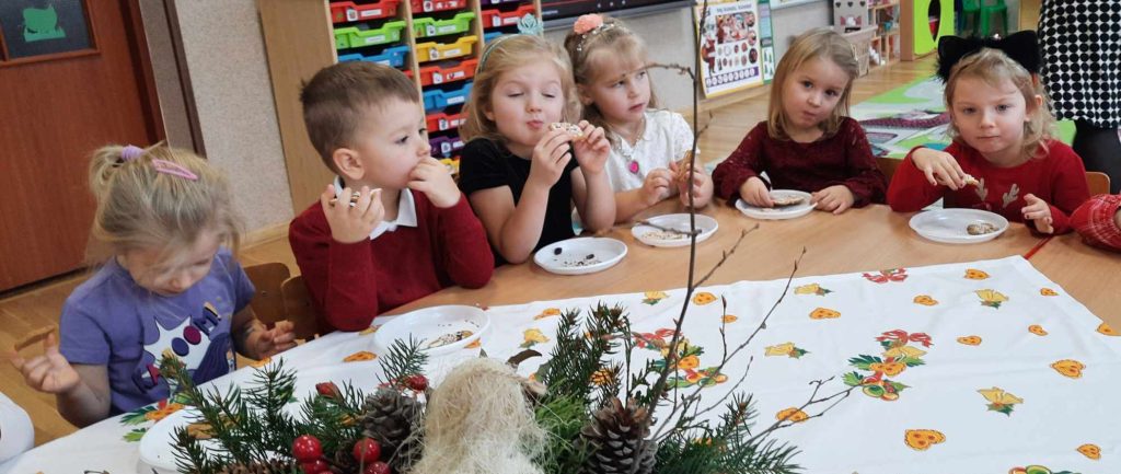 Wspólne kolędowanie grupa ''Biedronki''