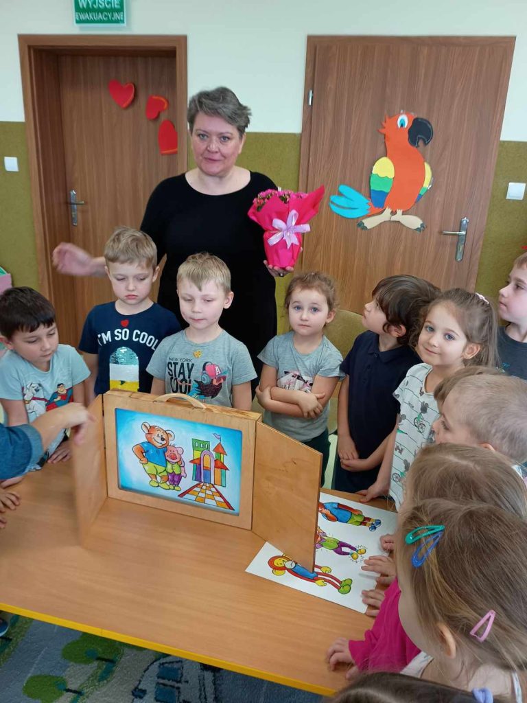 WIZYTA PANI AGNIESZKI Z PEDAGOGICZNEJ BIBLIOTEKI WOJEWÓDZKIEJ FILIA W BUSKU-ZDROJU