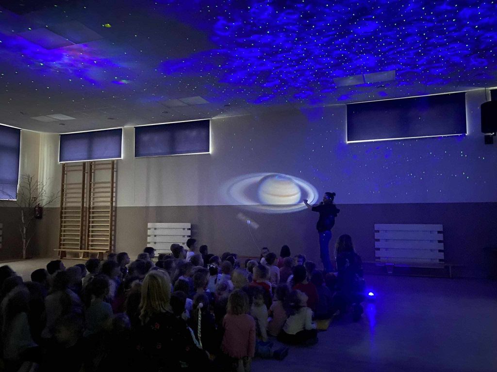 "Planetarium w grupie Tygrysków "