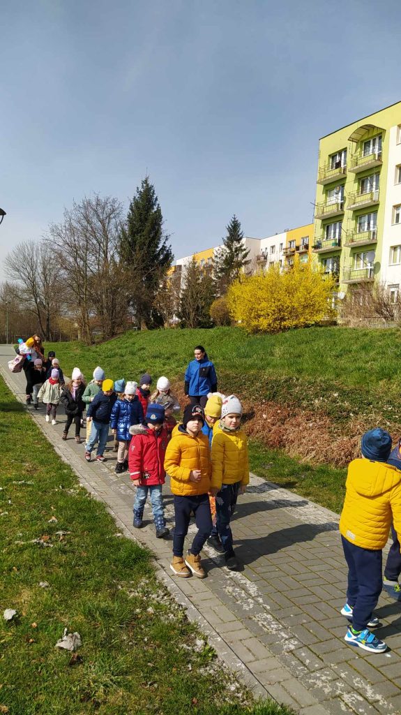 Witamy wiosnę grupa ''Motylki''