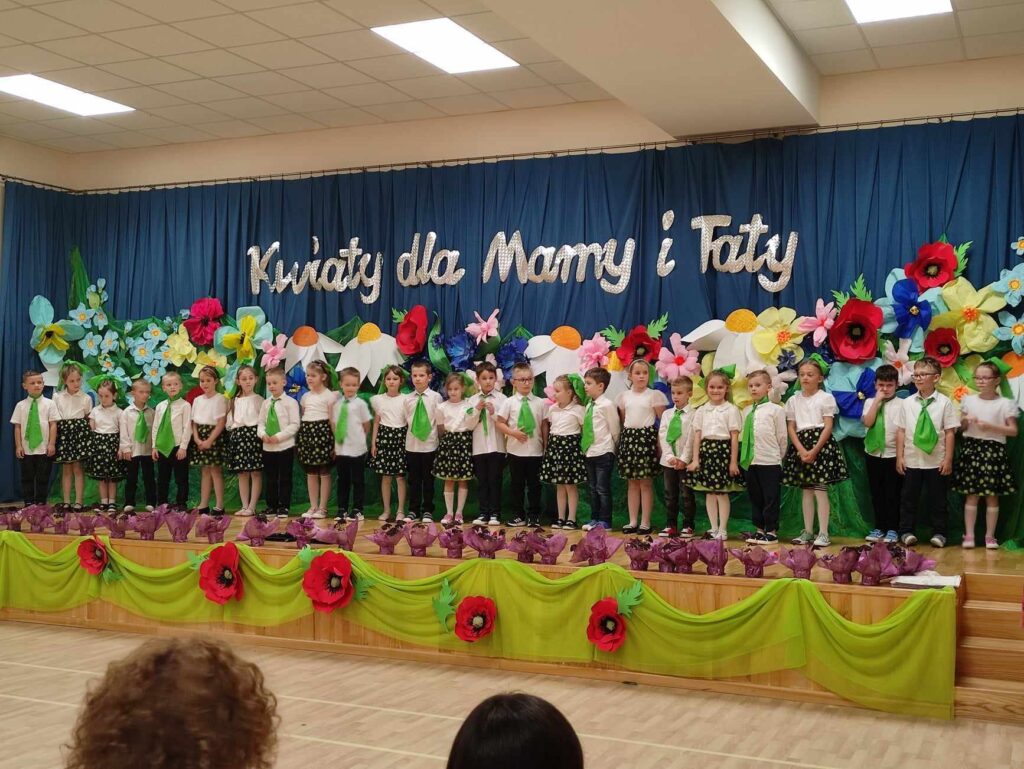 DZIEŃ MAMY I TATY