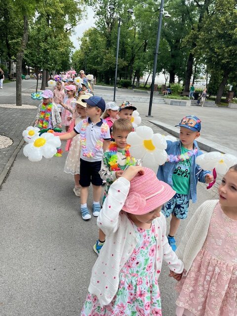 Festiwal Kwiatów grupa ''Wiewiórki''