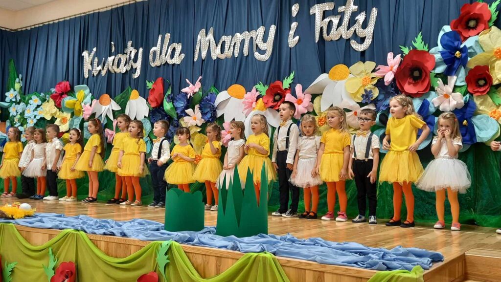 Dzień Mamy i Taty grupa ''Biedronki''