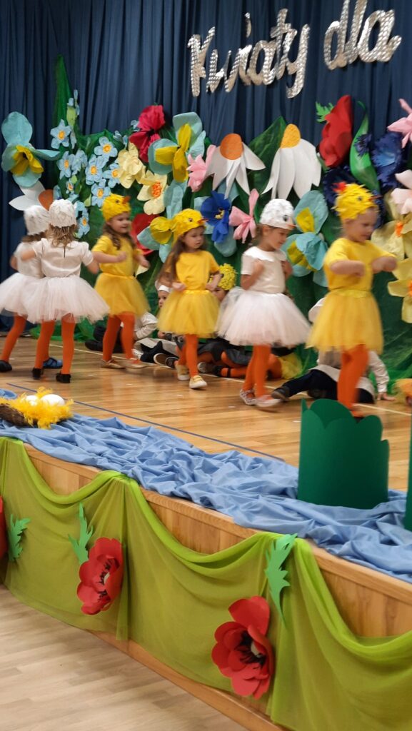Dzień Mamy i Taty grupa ''Biedronki''