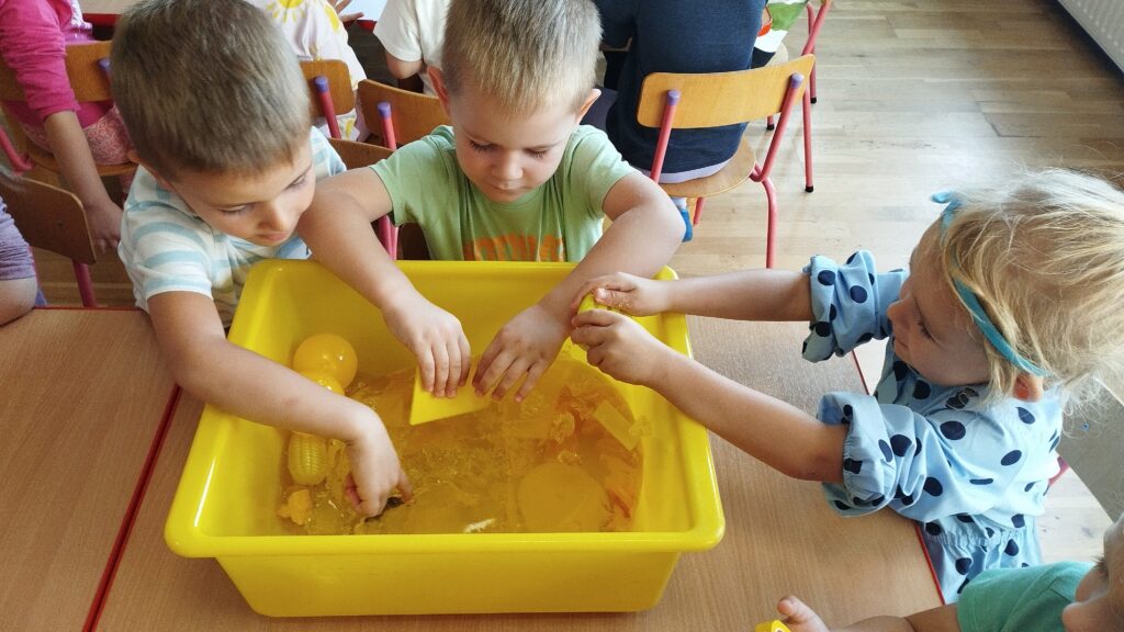 Ogólnopolski Projekt Edukacyjny ,,Sensoryczna Tęcza'' - kolor żółty