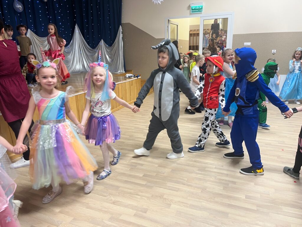 Bal karnawałowy w grupie ''Pszczółki''