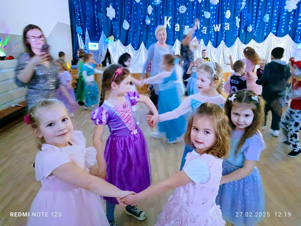 Bal karnawałowy grupa ''Żyrafki''
