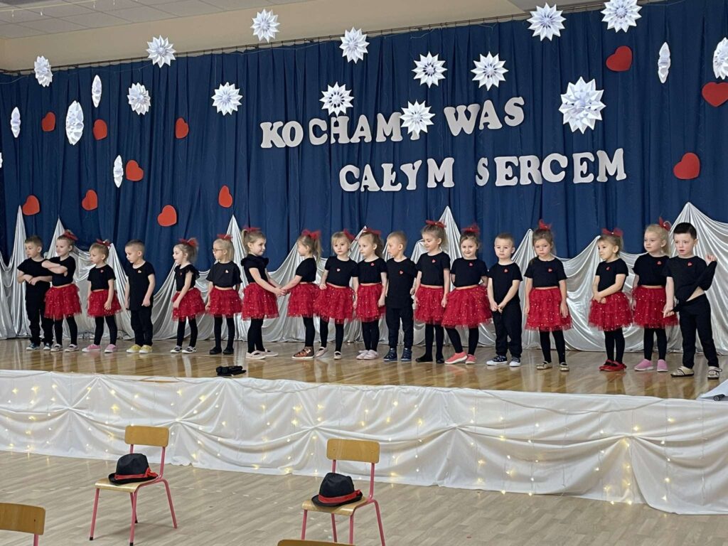 Dzień Babci i Dziadka grupa ''Papużki''