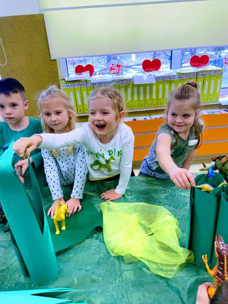 Dzień Dinozaura w grupie ''Żyrafki''