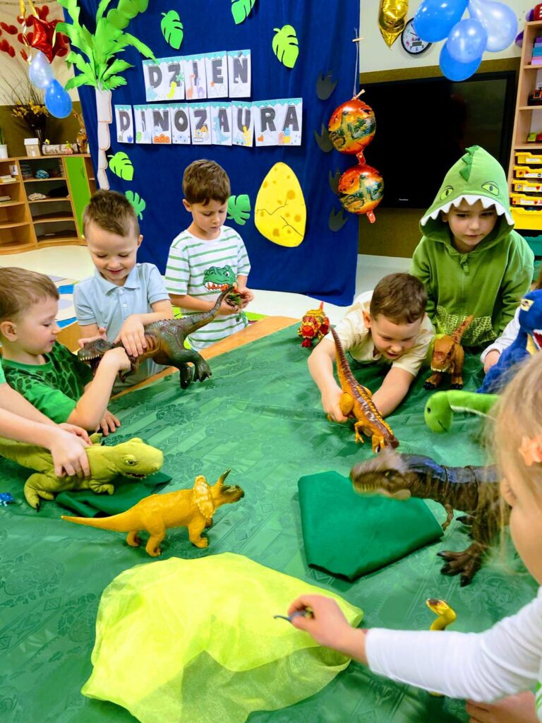Dzień Dinozaura w grupie ''Żyrafki''