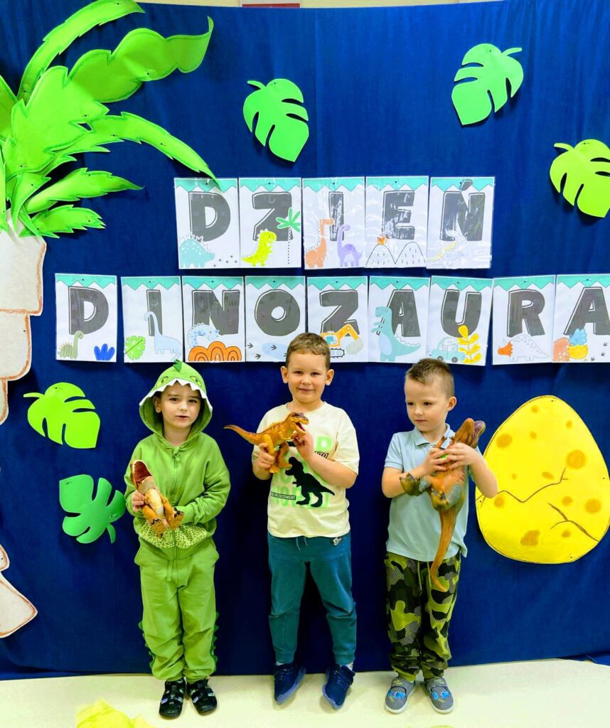Dzień Dinozaura w grupie ''Żyrafki''