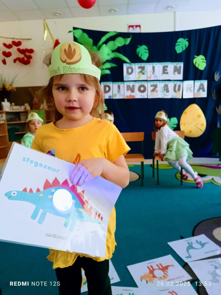 Dzień Dinozaura w grupie ''Żyrafki''