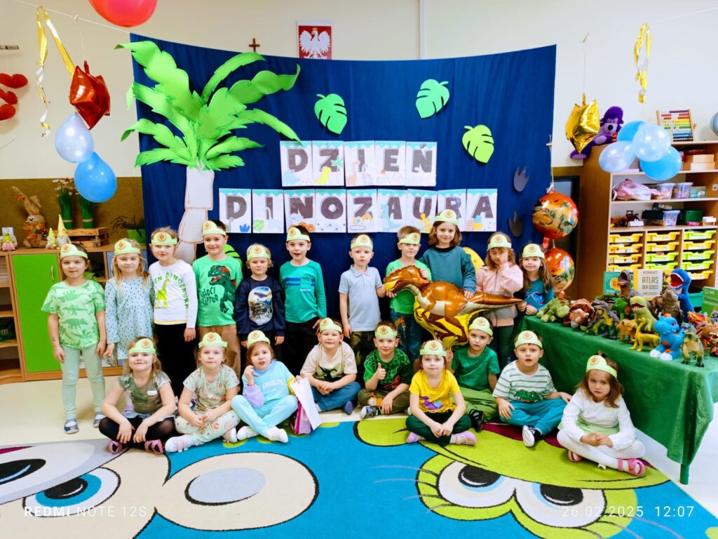 Dzień Dinozaura w grupie ''Żyrafki''