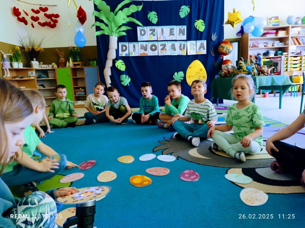 Dzień Dinozaura w grupie ''Żyrafki''