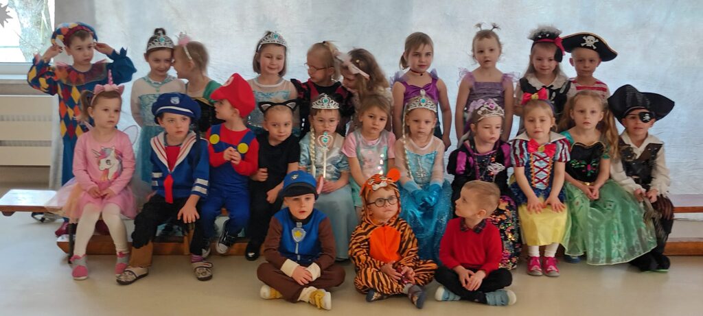 Bal Karnawałowy grupa ''Papużki''