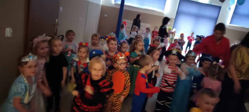 Bal Karnawałowy grupa ''Papużki''