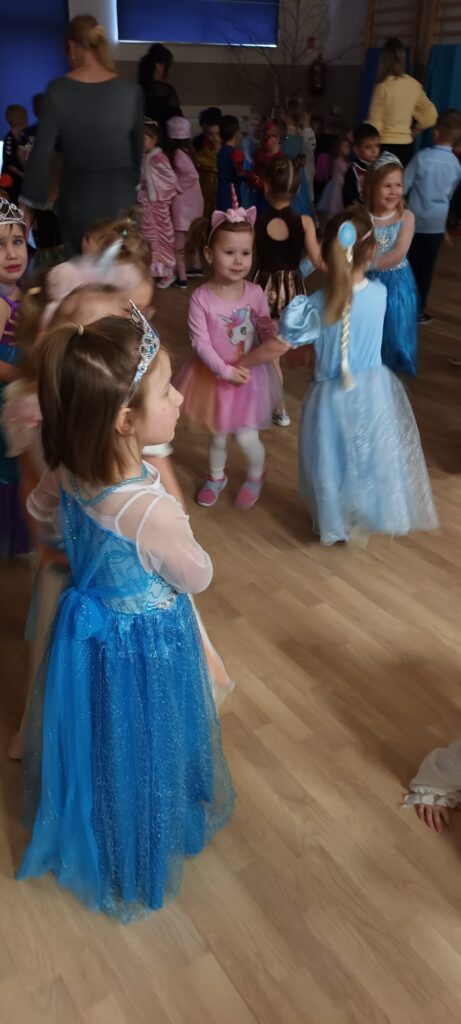 Bal Karnawałowy grupa ''Papużki''