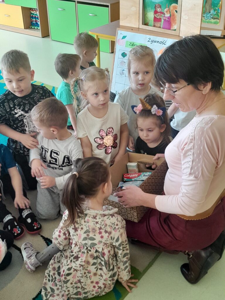 SPOTKANIE Z PANIĄ Z BIBLIOTEKI - INNOWACJA PEDAGOGICZNA W RAMACH AKCJI PROZDROWOTNEJ