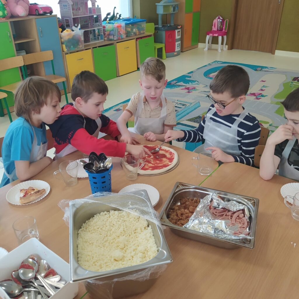 Niespodzianka z okazji Dnia Kobiet grupa ''Tygryski''