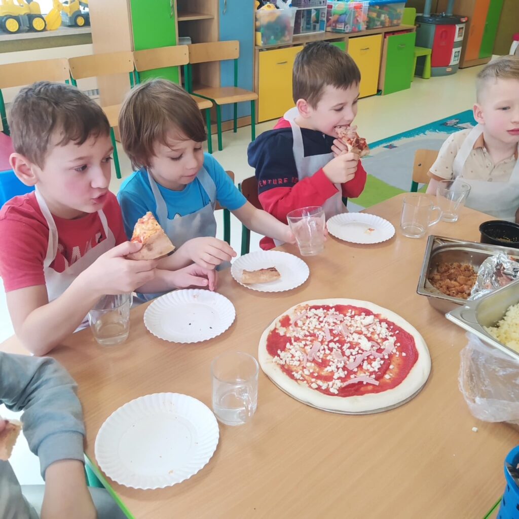 Niespodzianka z okazji Dnia Kobiet grupa ''Tygryski''