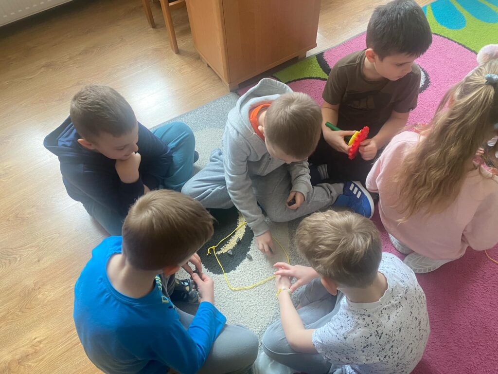 Kamyczkowe szaleństwo grupa ''Pszczółki''