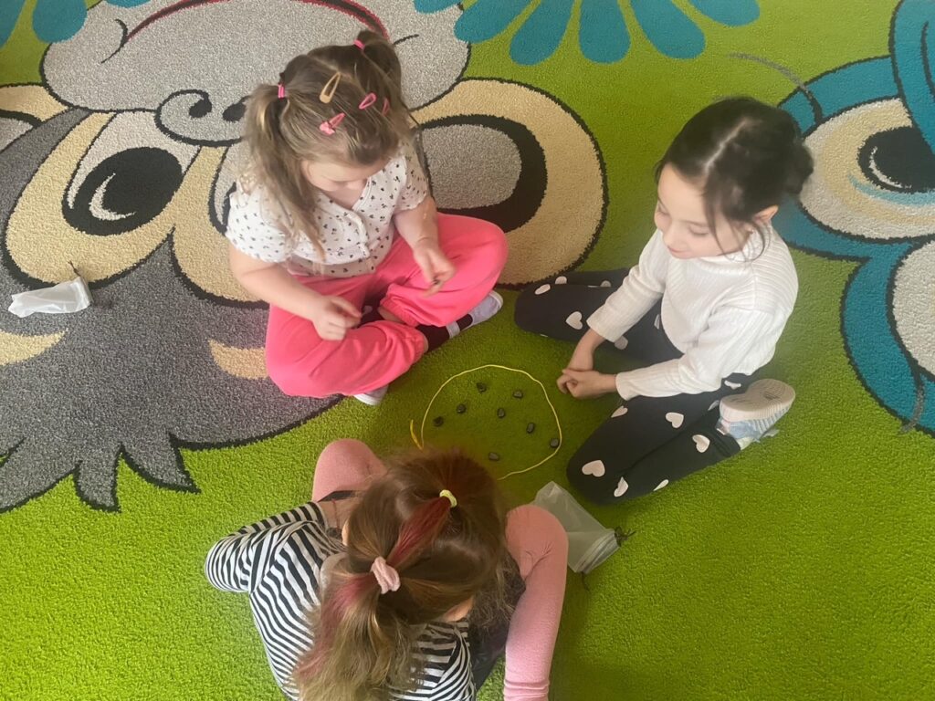 Kamyczkowe szaleństwo grupa ''Pszczółki''