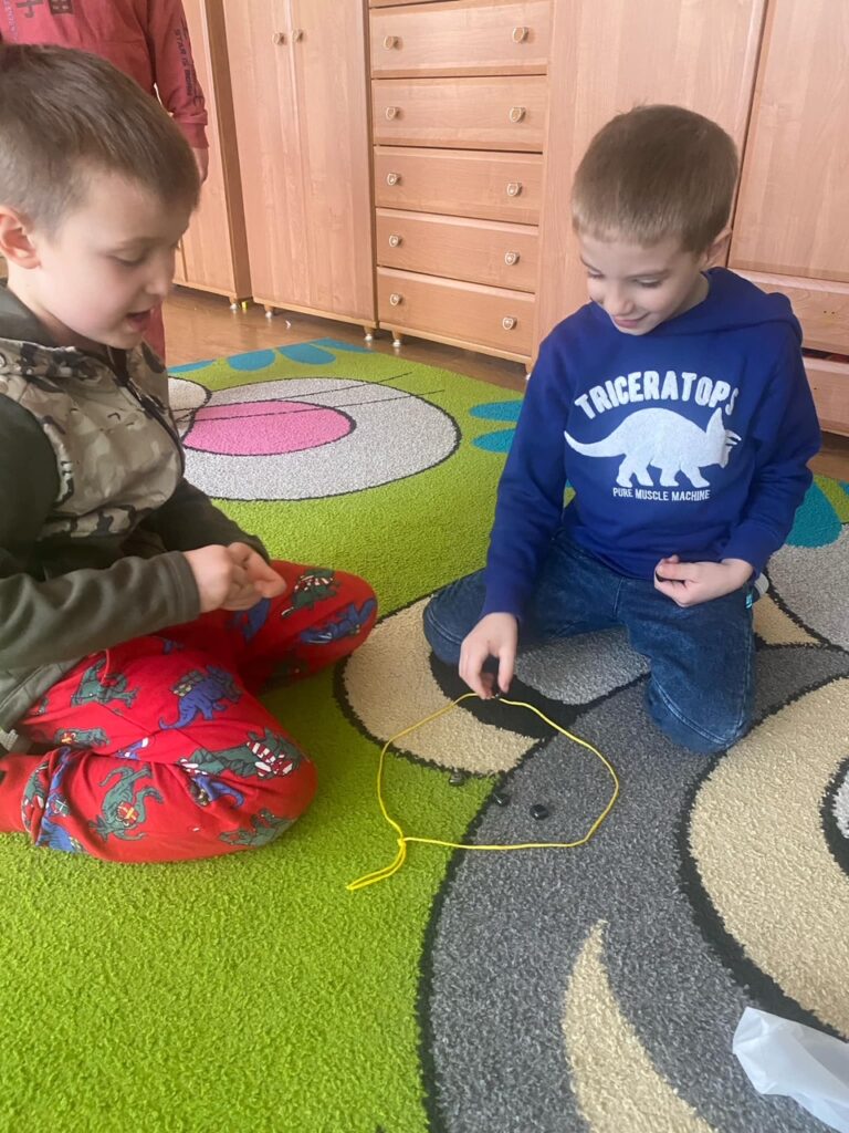 Kamyczkowe szaleństwo grupa ''Pszczółki''