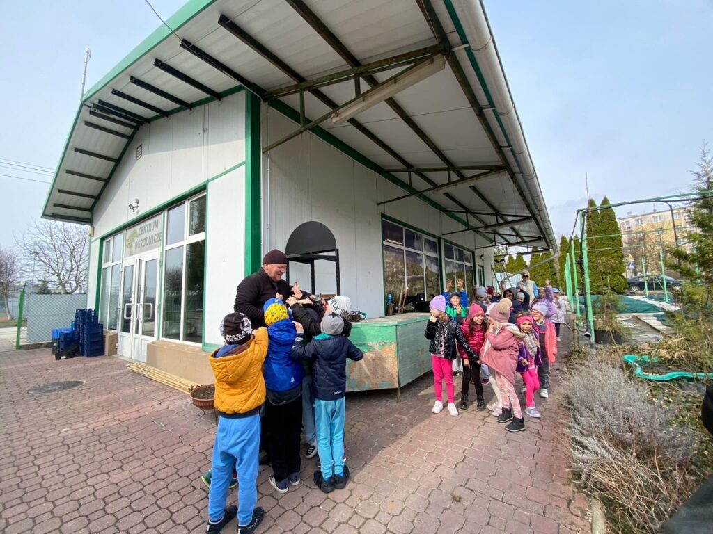 W poszukiwaniu wiosny grupa ''Pszczółki''