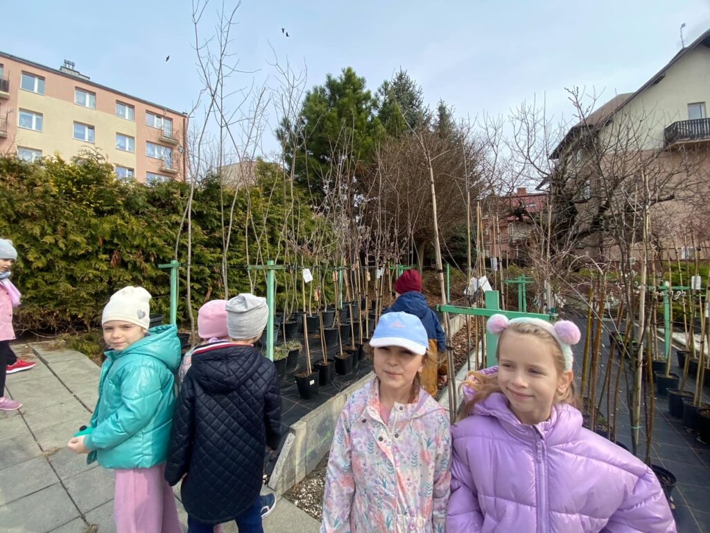 W poszukiwaniu wiosny grupa ''Pszczółki''