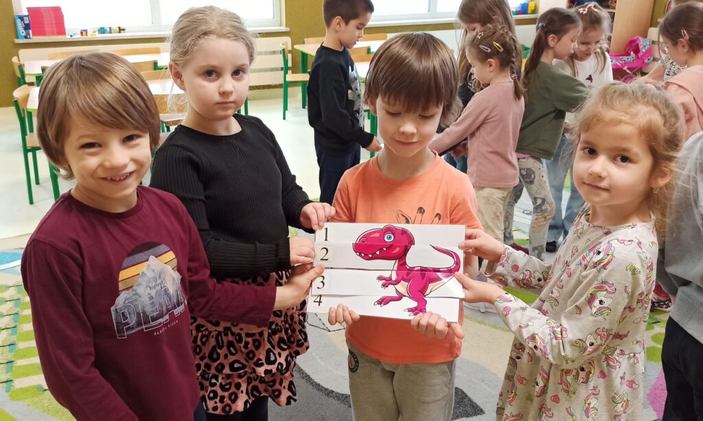 Zabawy z dinozaurami grupa ''Tygryski''