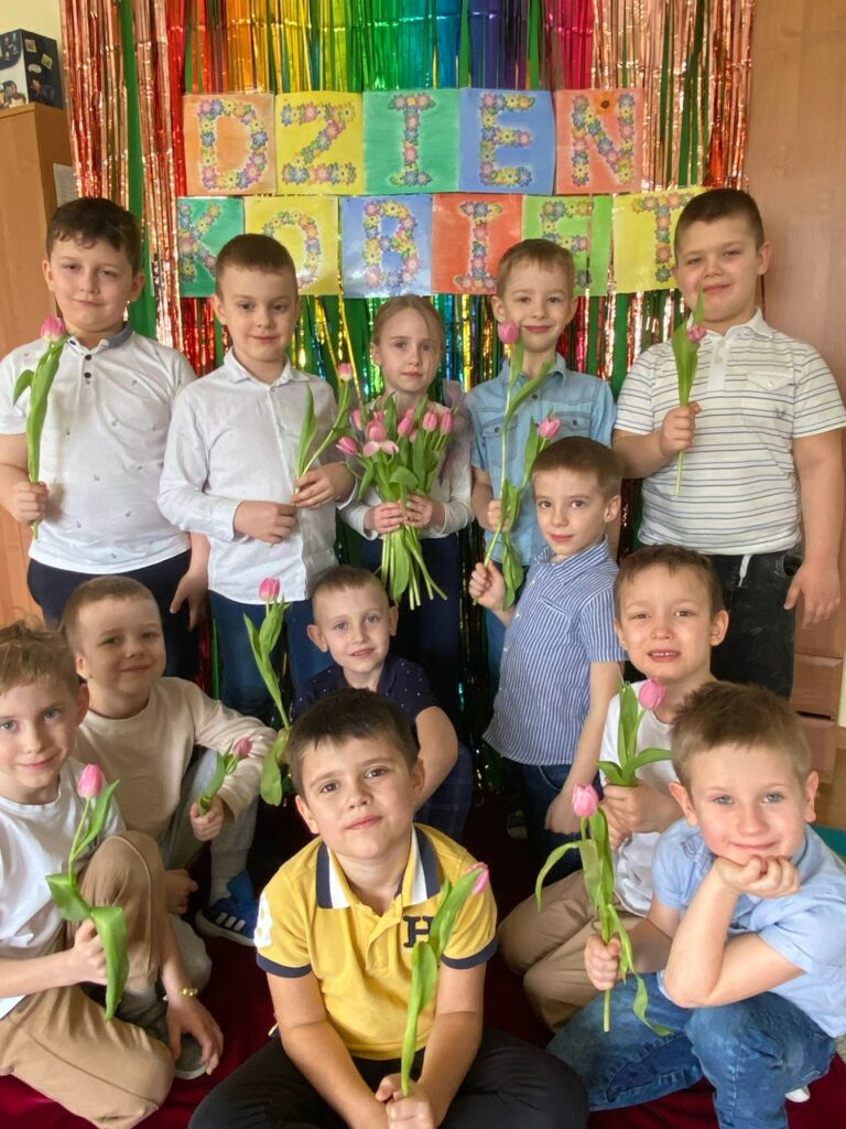 Dzień Kobiet w grupie ''Pszczółki''