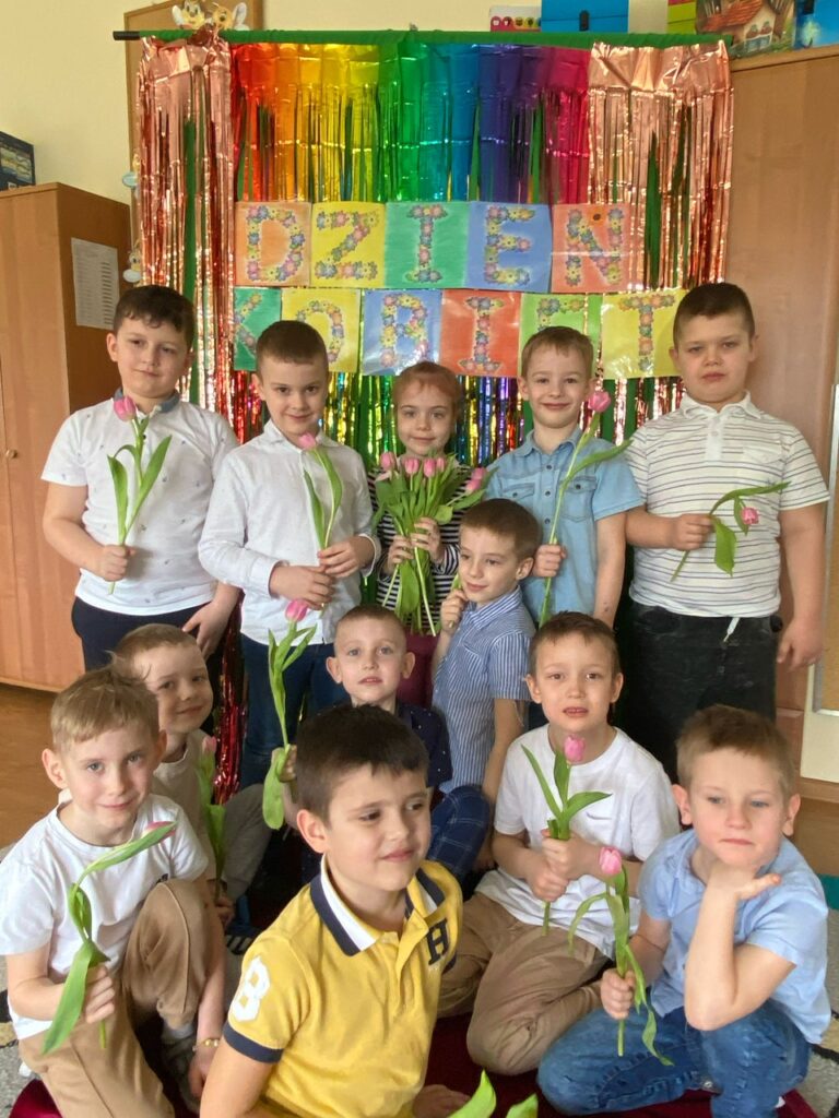 Dzień Kobiet w grupie ''Pszczółki''