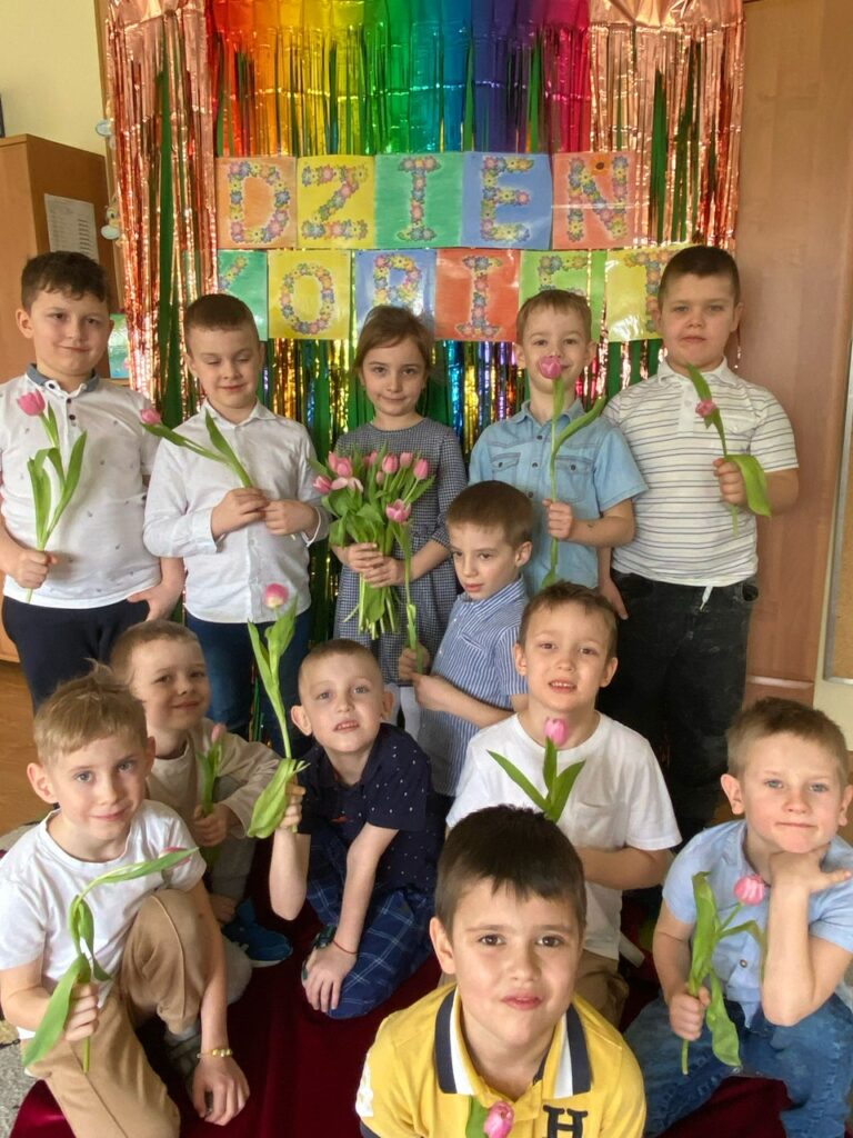 Dzień Kobiet w grupie ''Pszczółki''