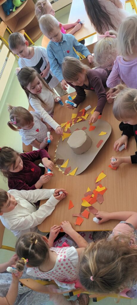 Wykonanie zimowej panny grupa ''Papużki''