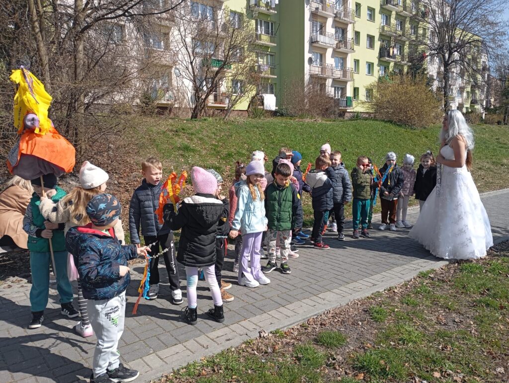''Pochód z Marzanną'' grupa ''Motylki''