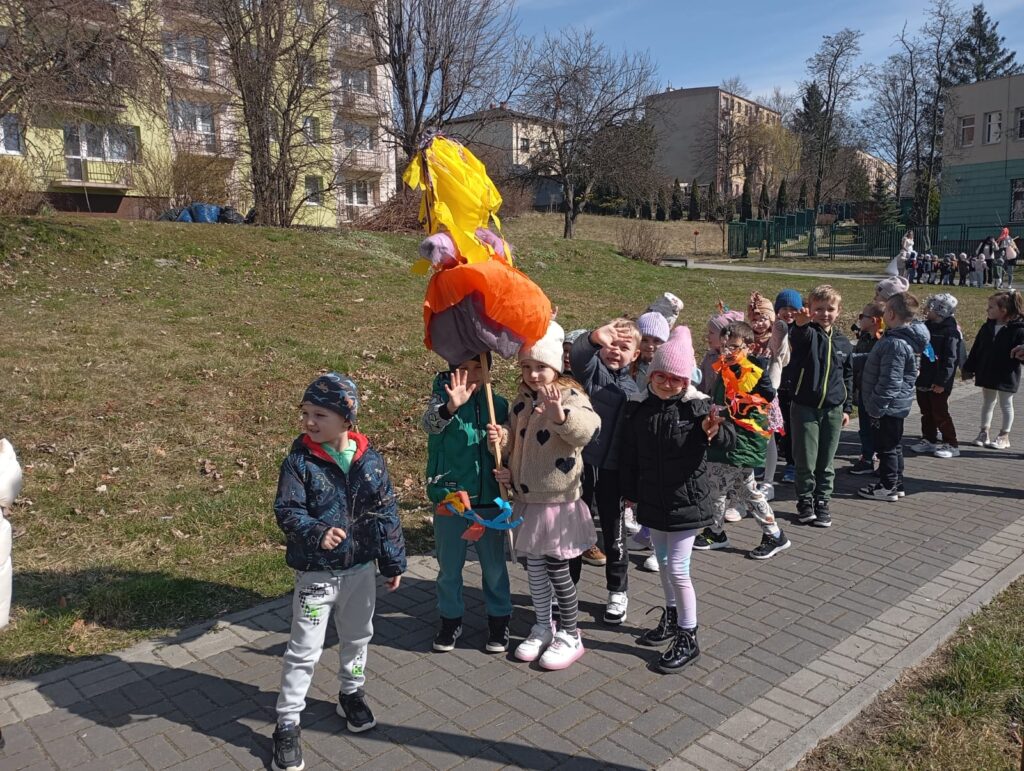 ''Pochód z Marzanną'' grupa ''Motylki''