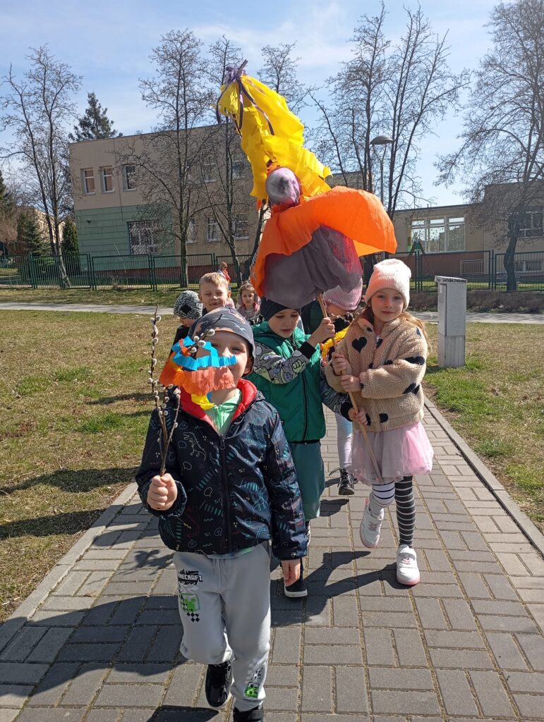 ''Pochód z Marzanną'' grupa ''Motylki''