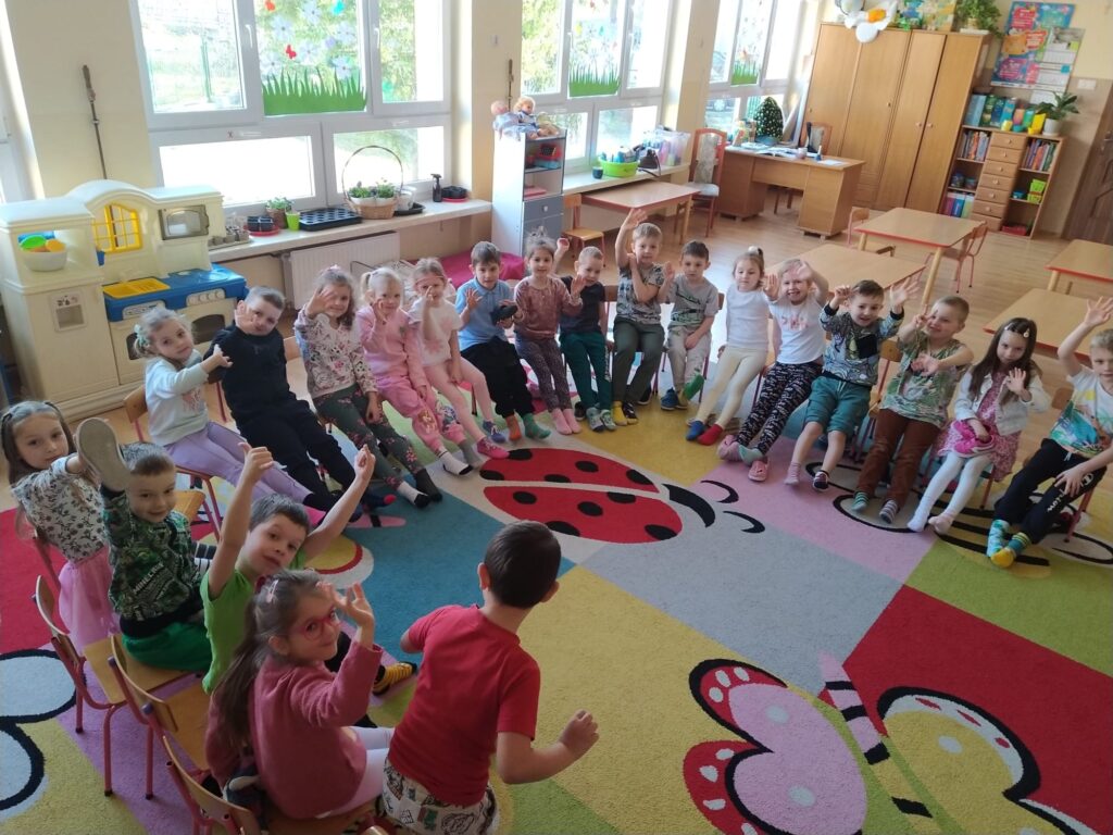 ''Dzień kolorowej skarpetki'' w grupie ''Motylki''