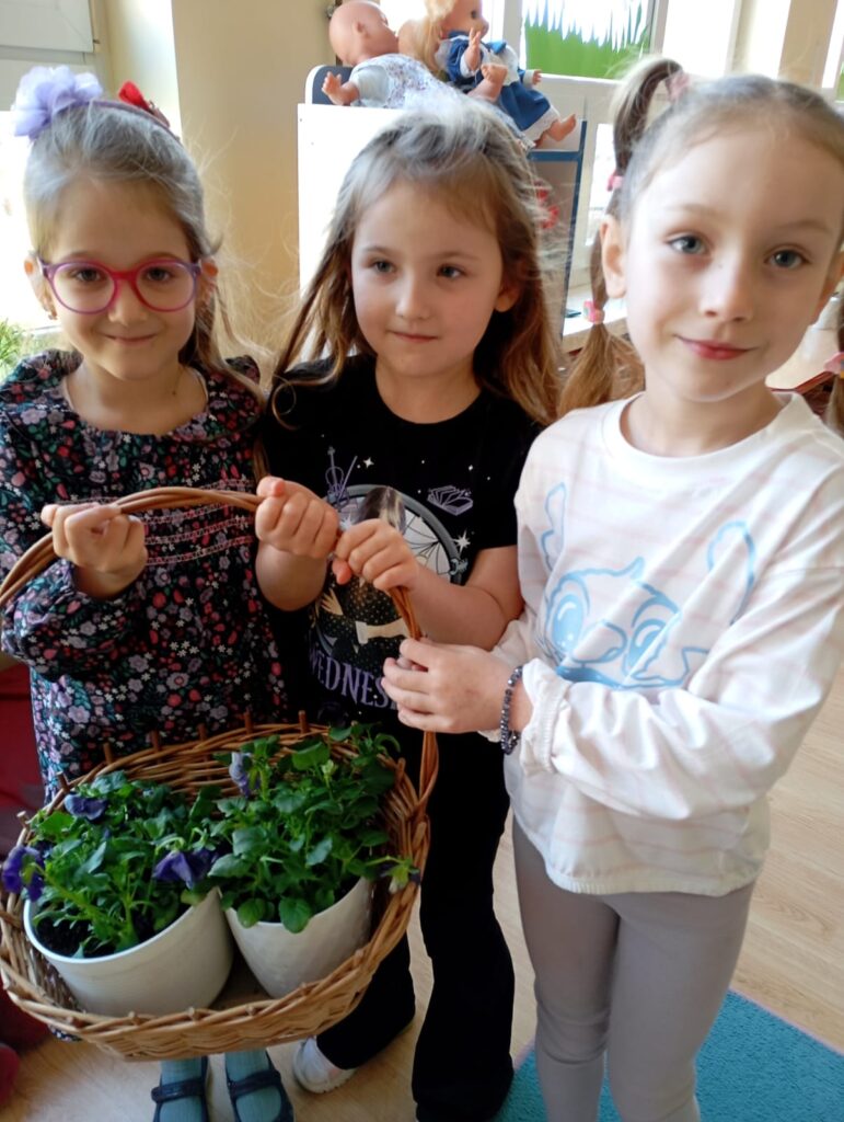 ''Wiosenny ogródek'' grupa ''Motylki''