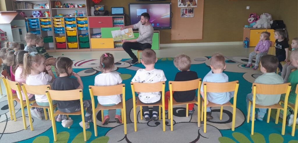 UDZIAŁ RODZICÓW W AKCJI CAŁA POLSKA CZYTA DZIECIOM
