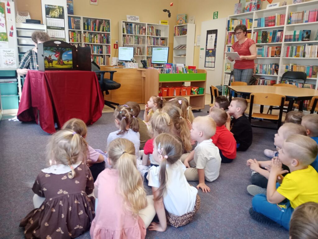 BIEDRONKI Z WIZYTĄ W MIEJSKO - GMINEJ BIBLIOTECE PUBLICZNEJ W BUSKU - ZDROJU