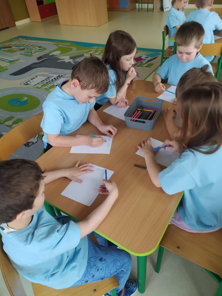 Zaświeć się na niebiesko dla autyzmu grupa ''Tygryski''