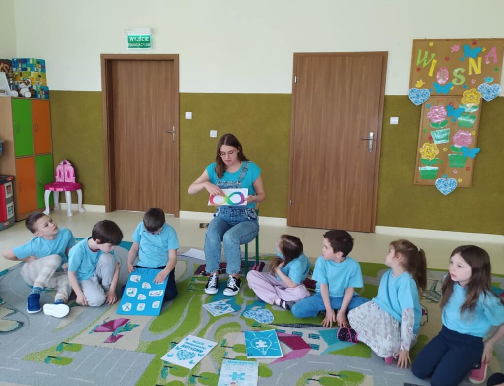Zaświeć się na niebiesko dla autyzmu grupa ''Tygryski''