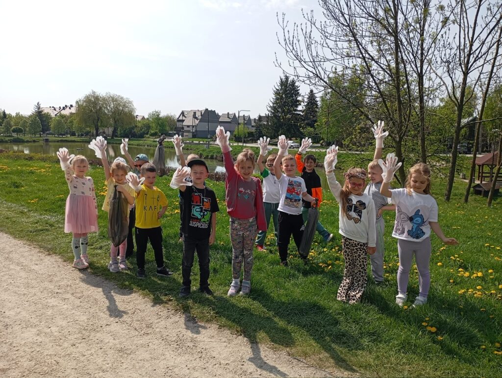 ''Dzień Ziemi'' grupa ''Motylki''
