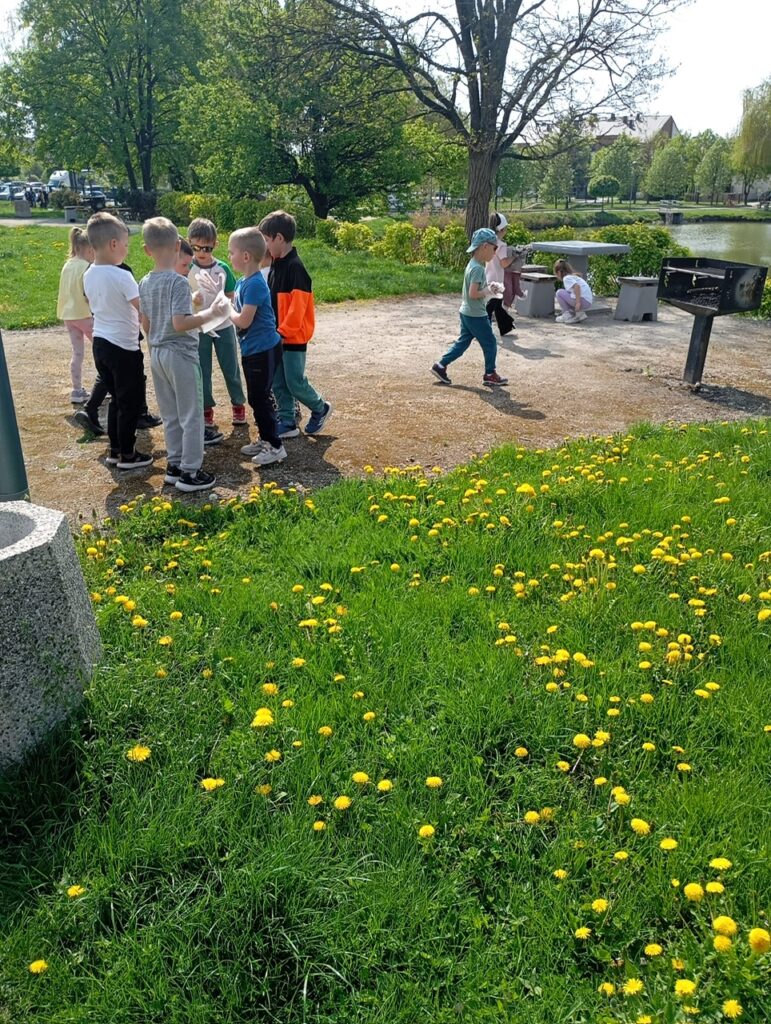 ''Dzień Ziemi'' grupa ''Motylki''