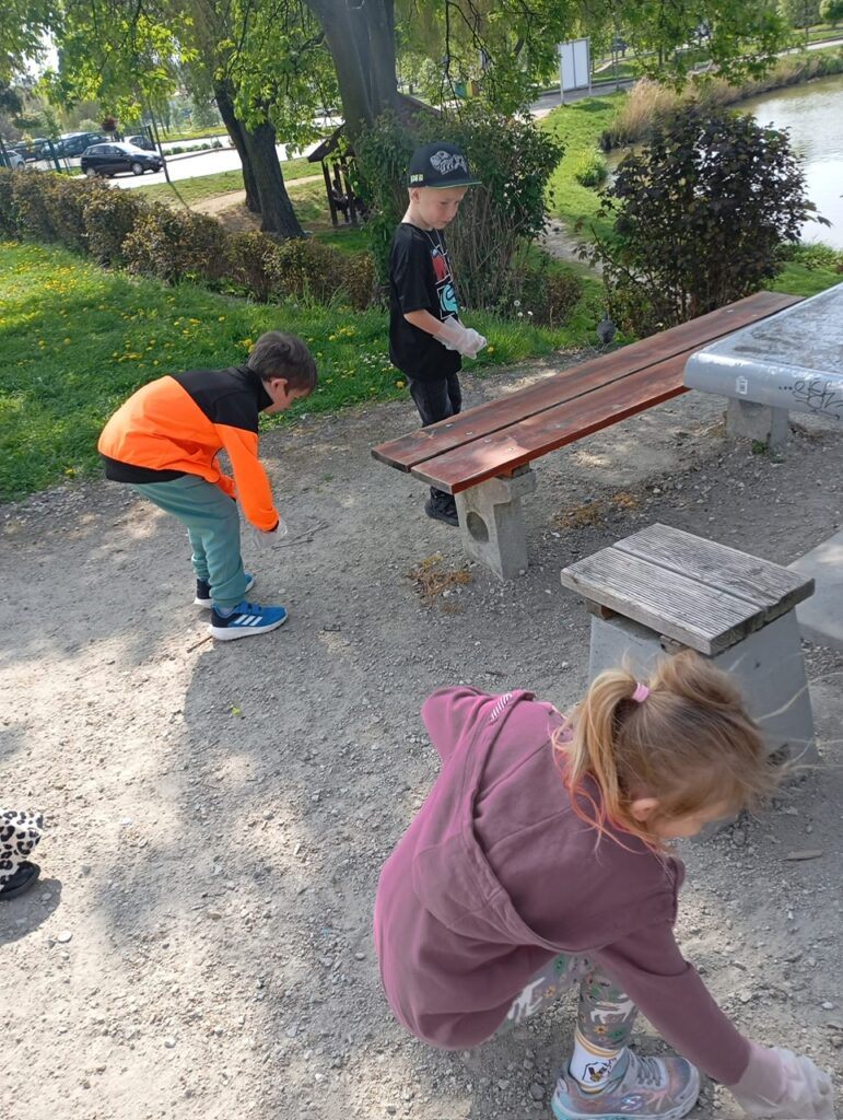''Dzień Ziemi'' grupa ''Motylki''