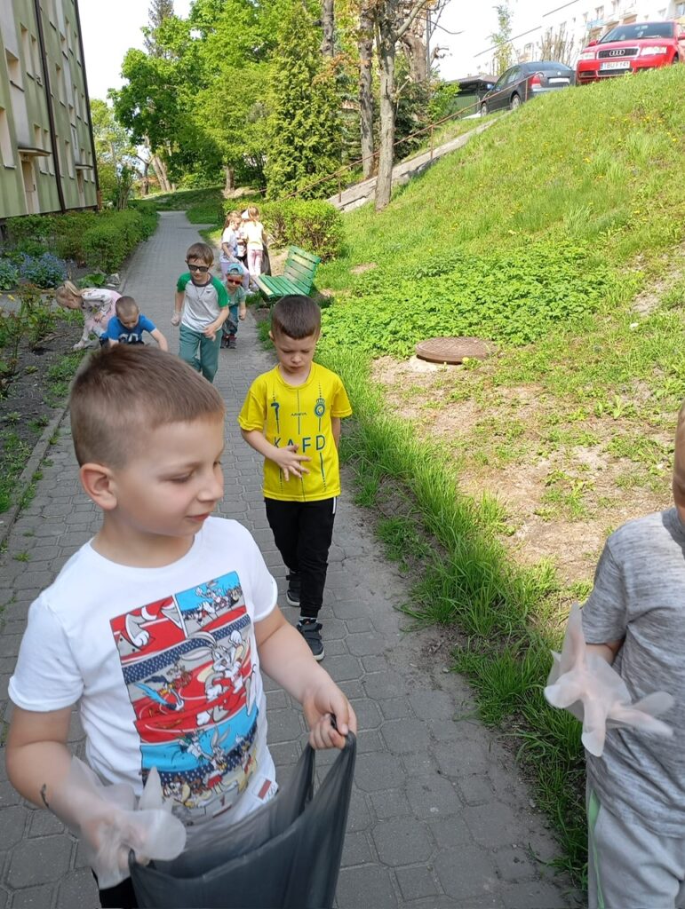 ''Dzień Ziemi'' grupa ''Motylki''