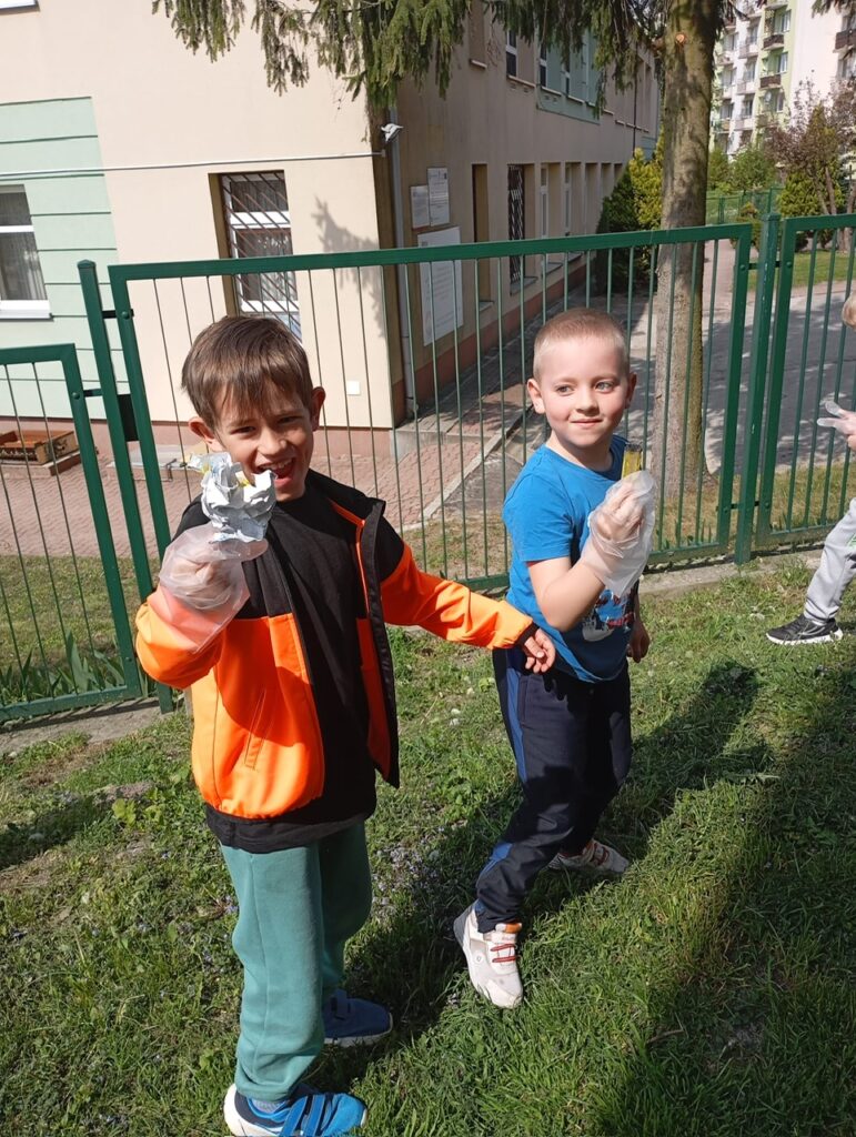 ''Dzień Ziemi'' grupa ''Motylki''